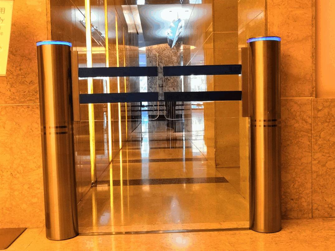 Automatic Dual-Post Swing Gate with Induction Sensors for Efficient Supermarket and Retail Entrance Access Control